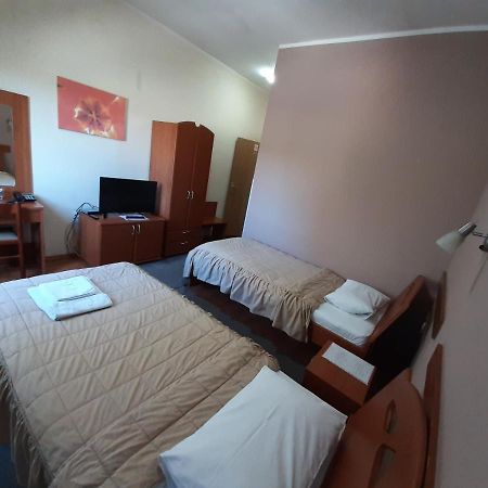 Sin-Kom Hotel Garni Pirot Luaran gambar